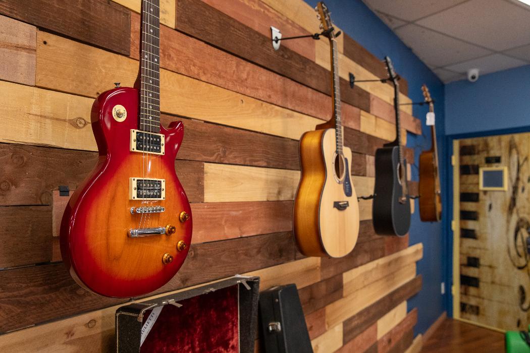 Gems N' Loans - Vista Image