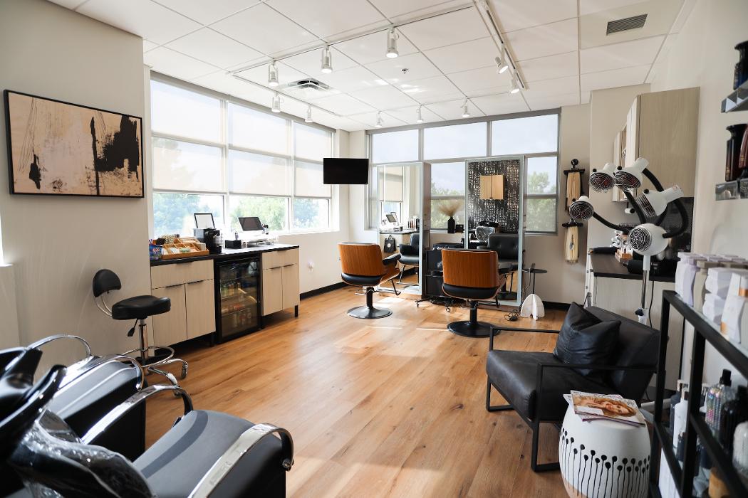 Blue Salon Suites Image