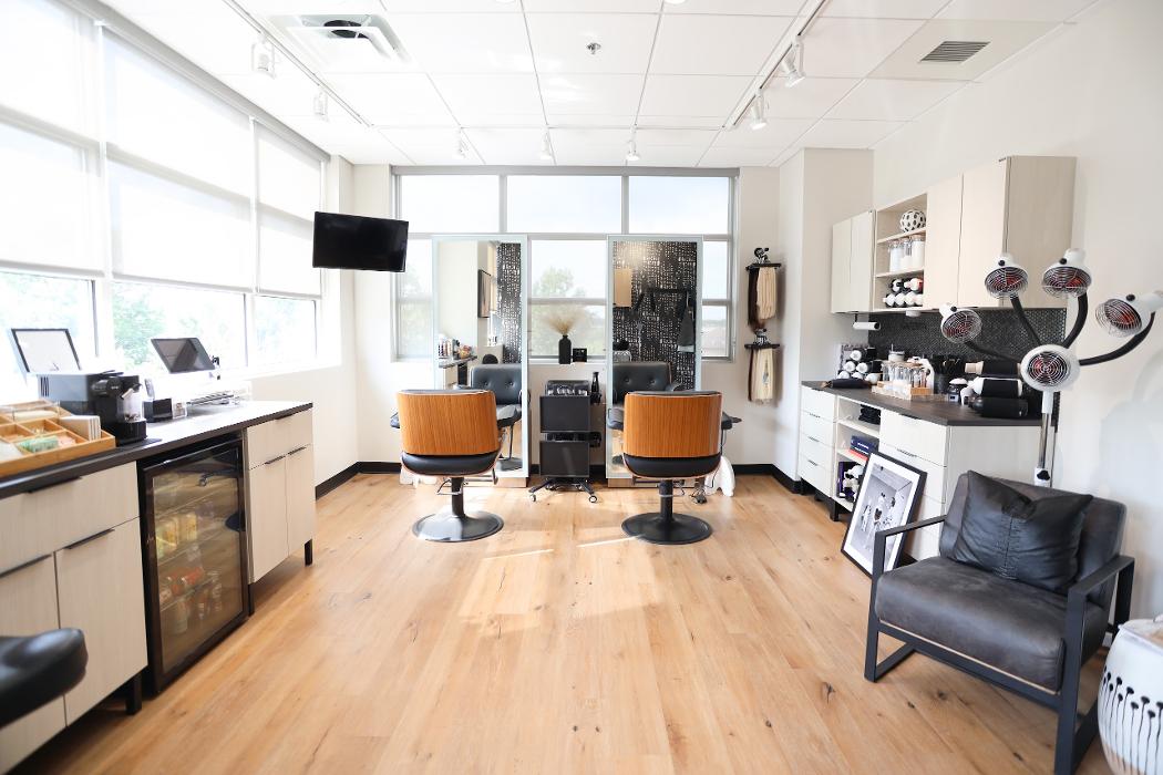 Blue Salon Suites Image