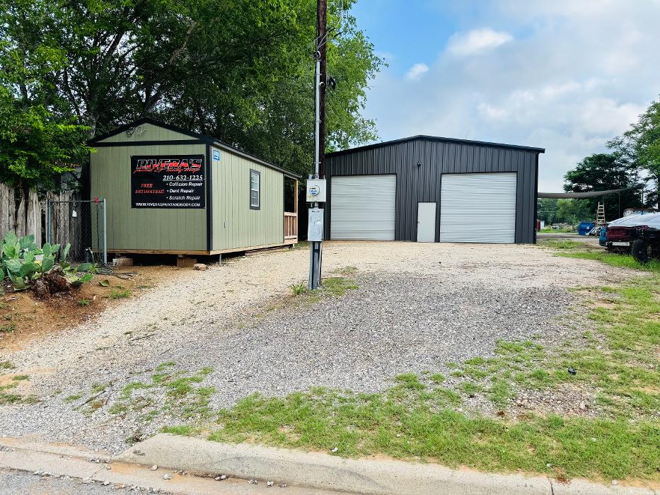 Rivera's Paint &amp; Body Logo