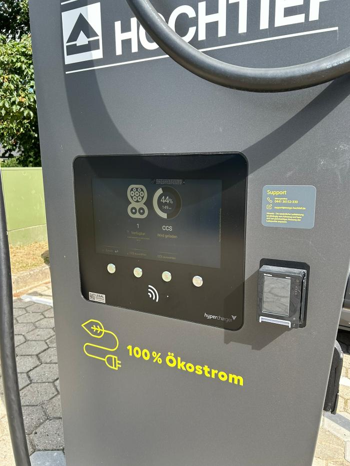 EWE Go HOCHTIEF Ladepartner-Ladestation, Jesteburger Straße in Seevetal