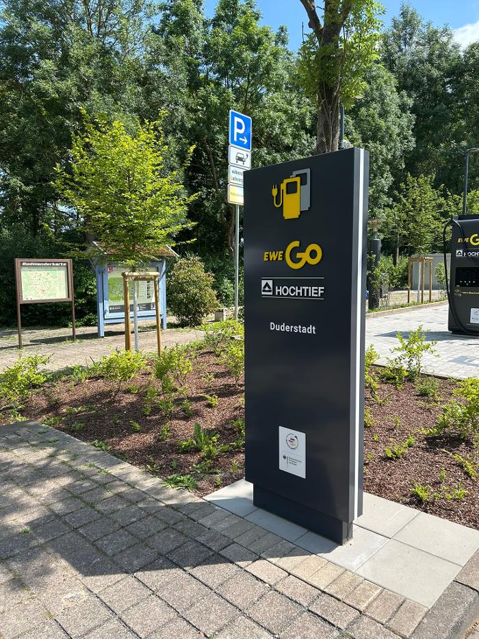 EWE Go HOCHTIEF Ladepartner-Ladestation, Adenauerring in Duderstadt