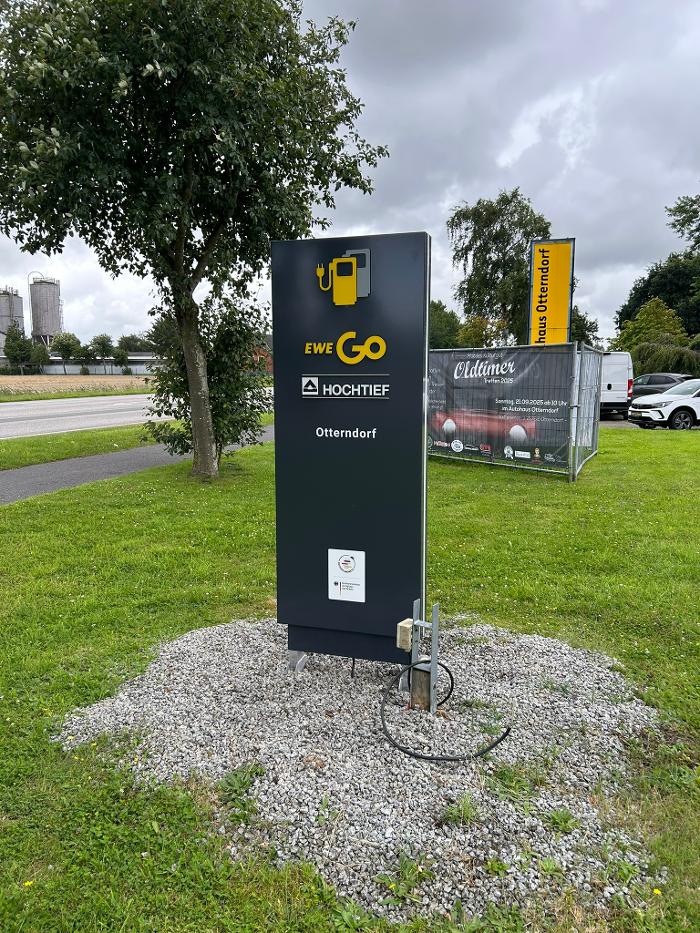 EWE Go HOCHTIEF Ladepartner-Ladestation, Raiffeisenstraße in Otterndorf