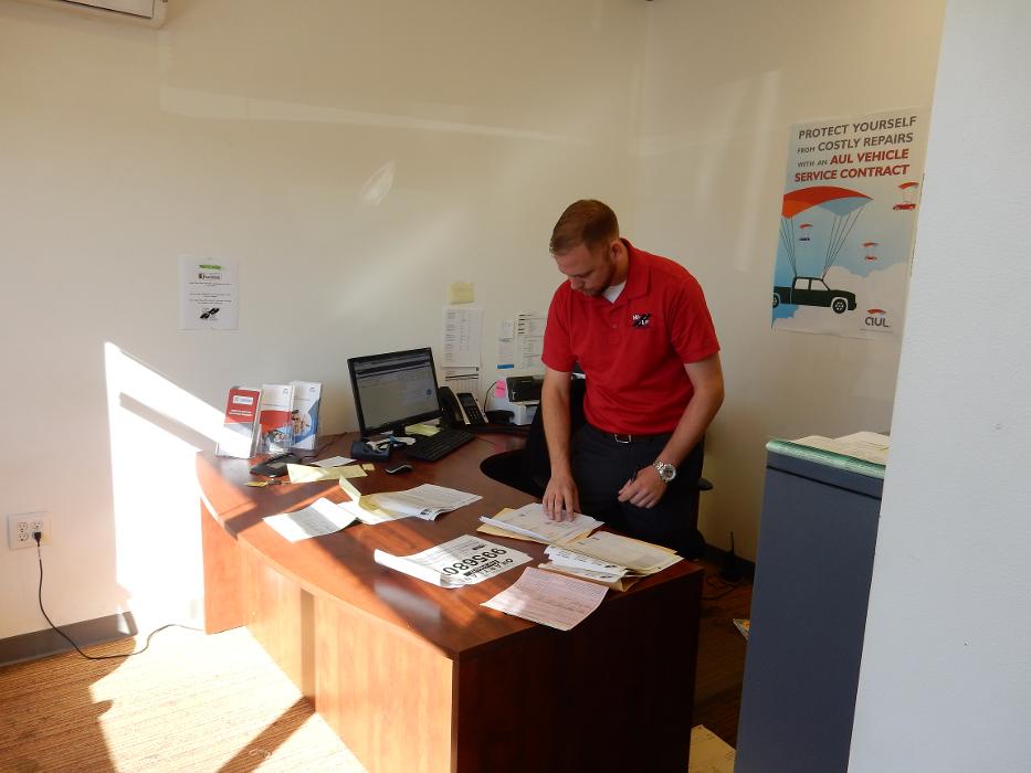 Hi Lo Auto Sales Image