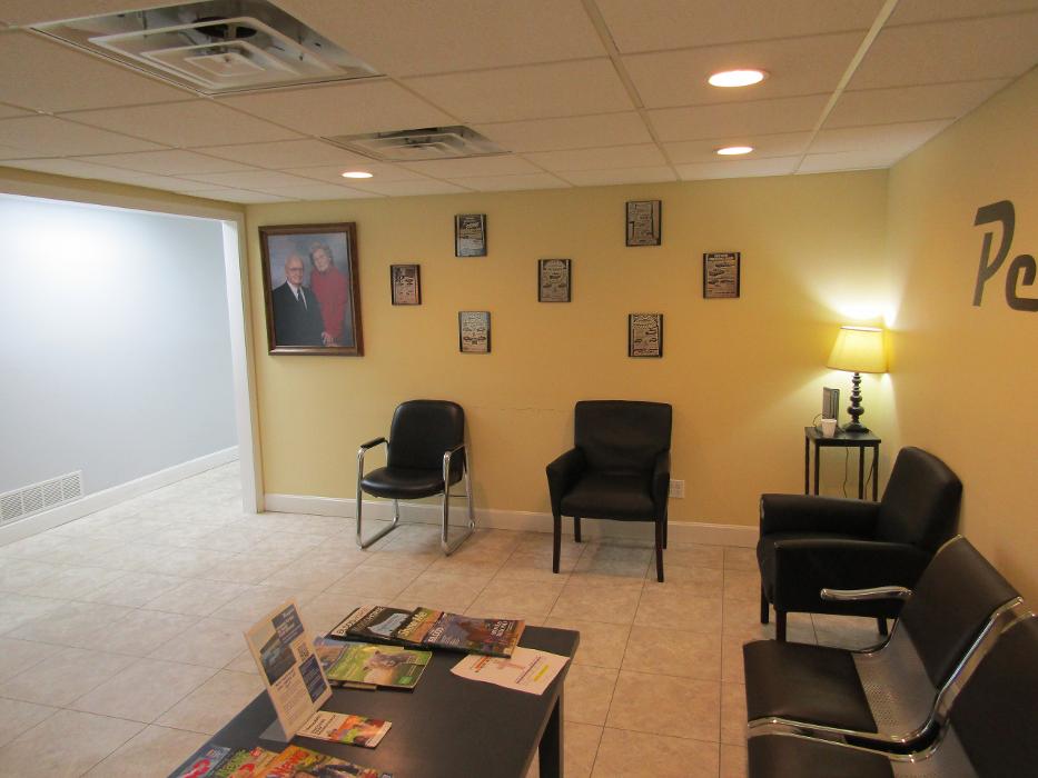 Pettijohn Auto Center Image