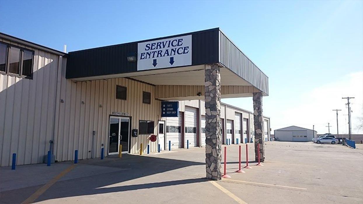 Pettijohn Auto Center Logo