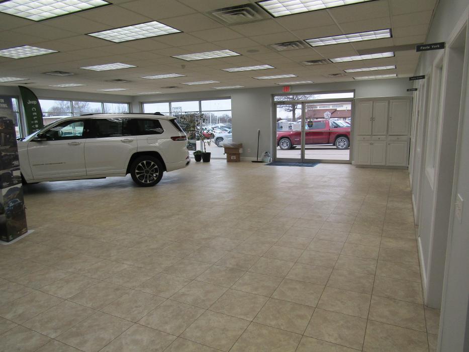 Pettijohn Auto Center Image