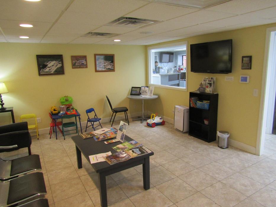 Pettijohn Auto Center Image