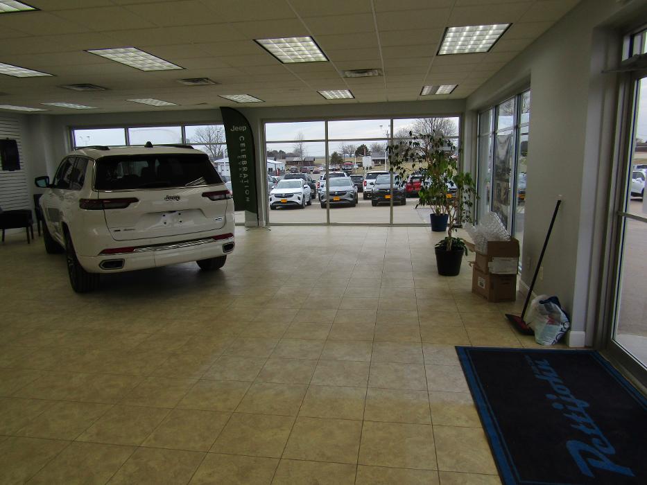 Pettijohn Auto Center Image