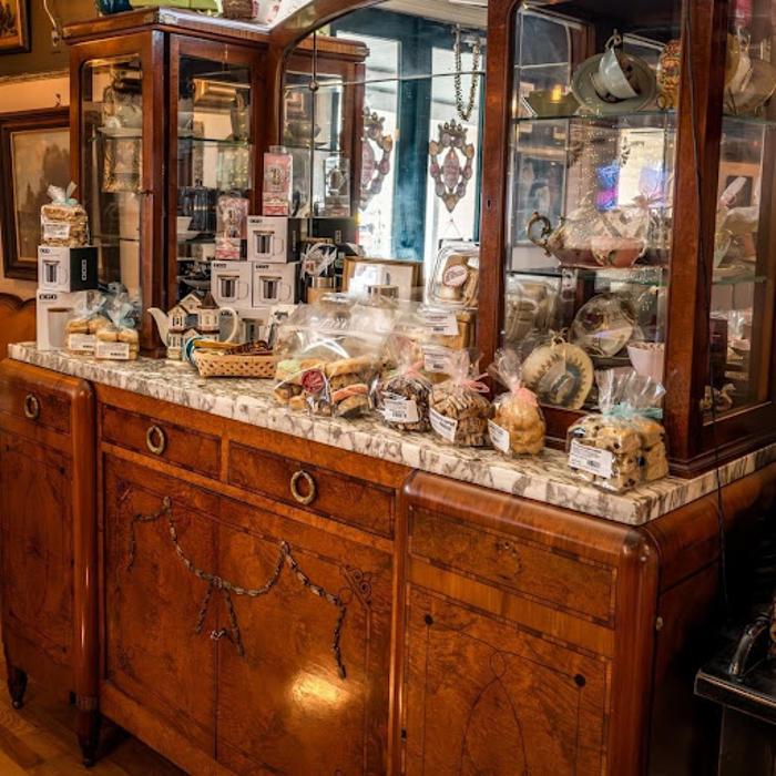 The Pink House Tea Room & Bnb - New Baltimore, MI