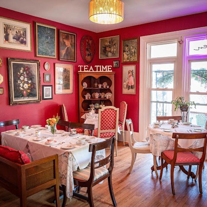 The Pink House Tea Room & Bnb - New Baltimore, MI