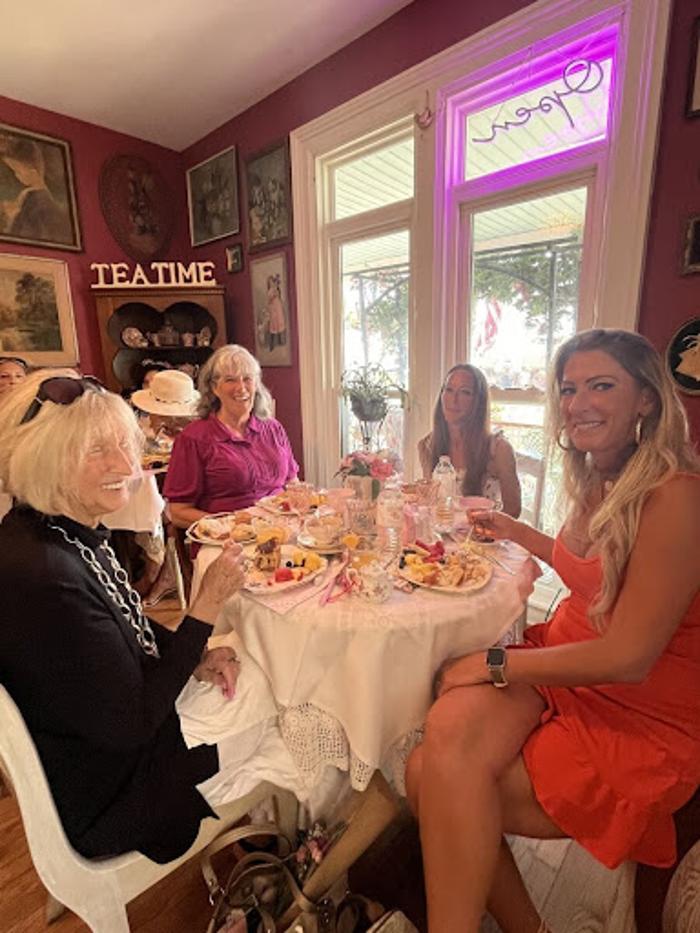 The Pink House Tea Room & Bnb - New Baltimore, MI