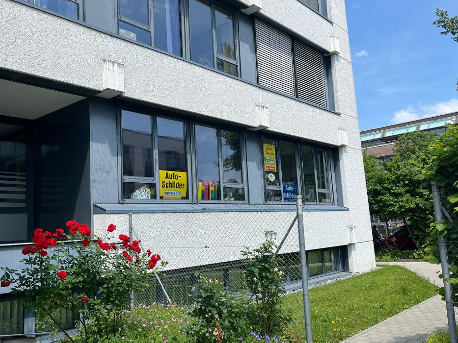 Autoschilder & Zulassungen Bavaria Rosenheim, Äußere Oberaustraße in Rosenheim