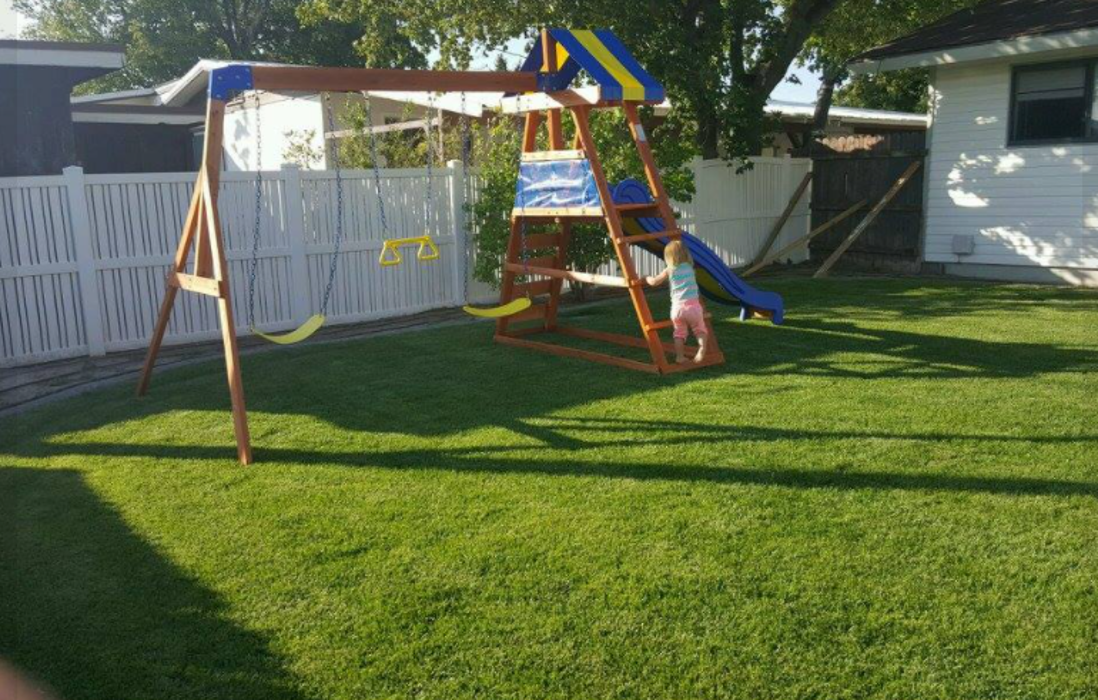 Wood's Sod Farm Logo