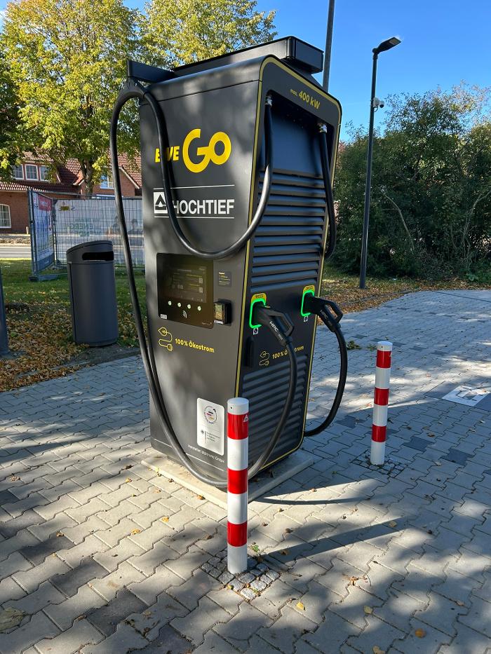 EWE Go HOCHTIEF Ladepartner-Ladestation, Alter Postweg in Uplengen