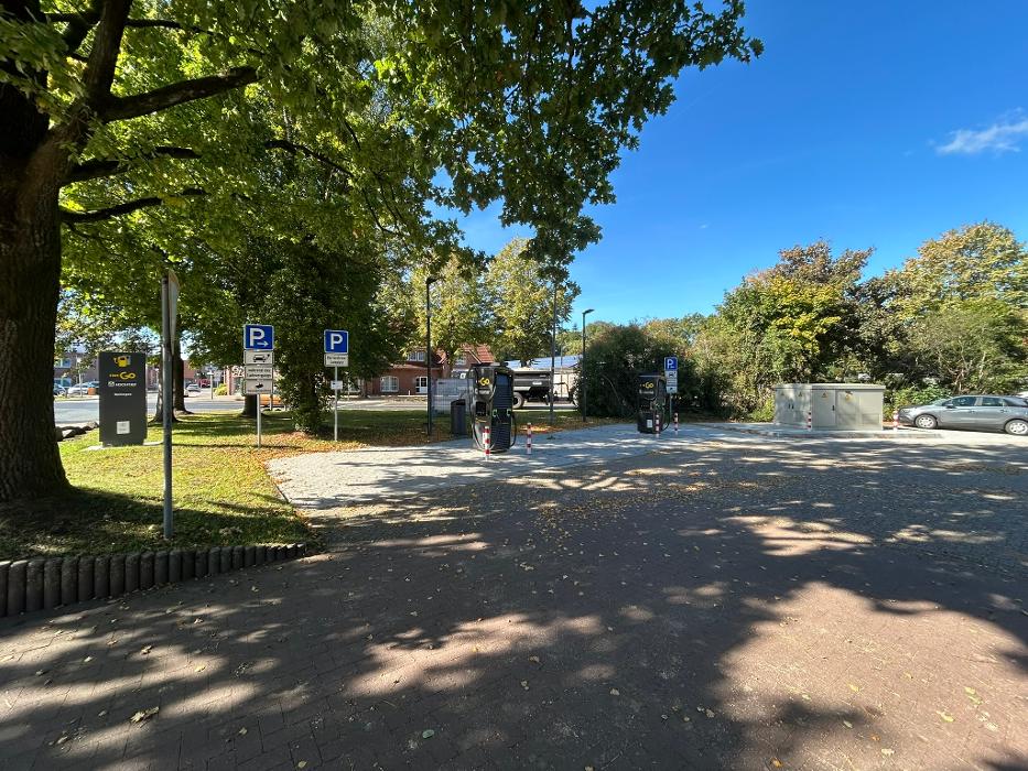 EWE Go HOCHTIEF Ladepartner-Ladestation, Alter Postweg in Uplengen