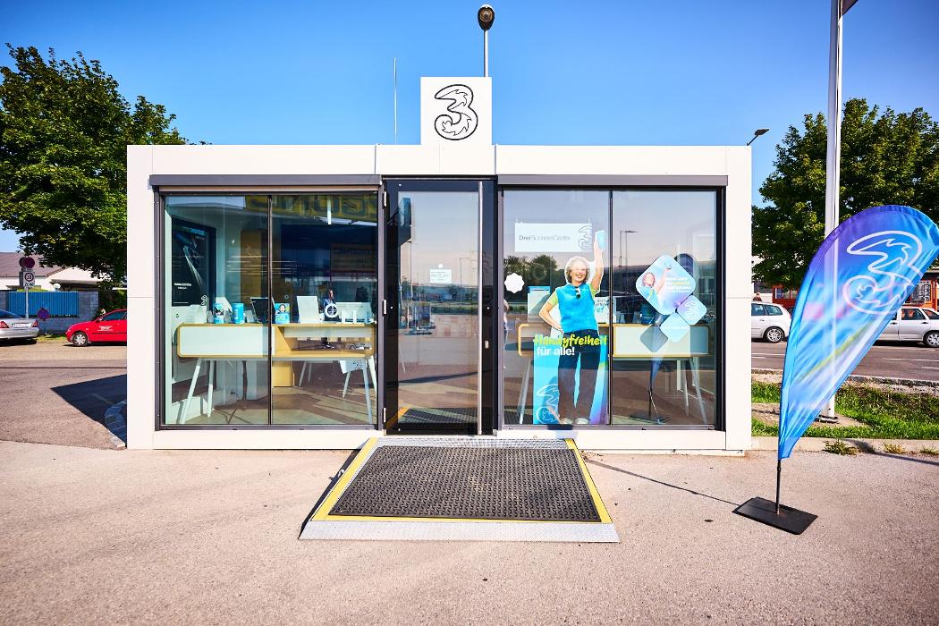 Drei Shop Neusiedl, Kurzes Hirschfeld in Neusiedl am See