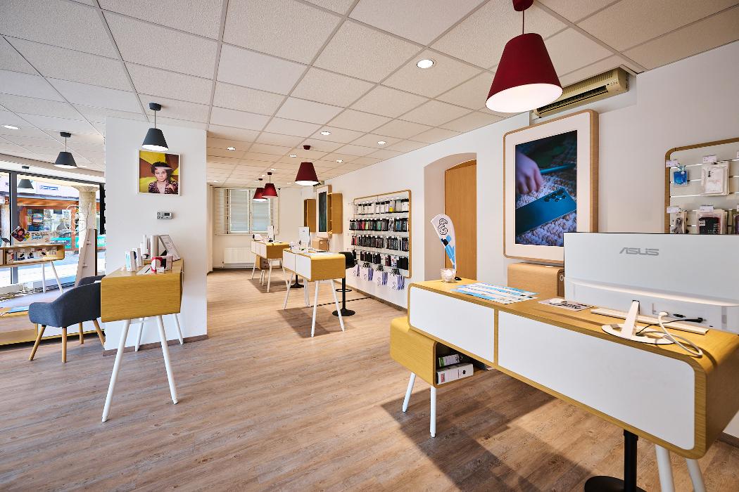 Drei Shop Neunkirchen, Hauptplatz in Neunkirchen