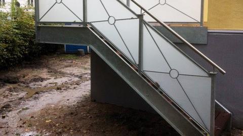 Matthiessen Metalle - Metallverarbeitung und Metallhandel, Föhrenholz in Lübeck