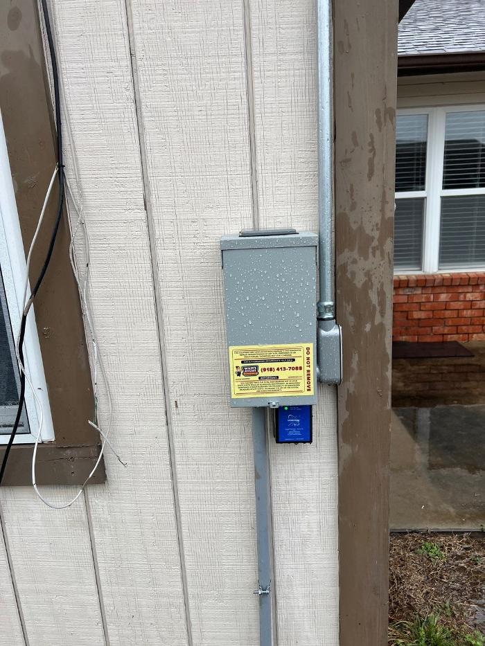 Watt's Right Electric Image