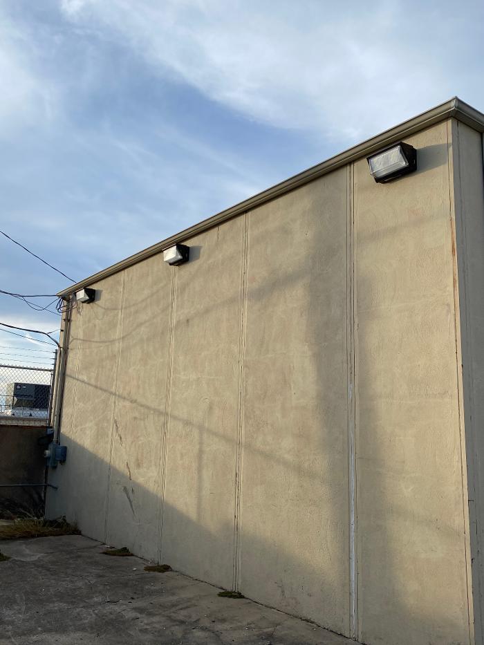 Watt's Right Electric Image