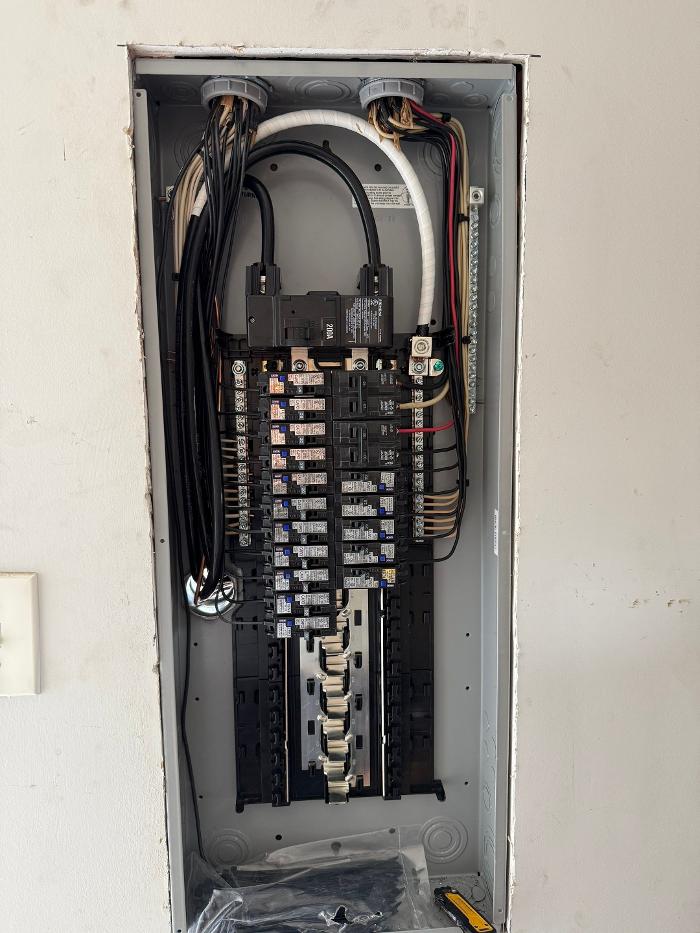 Watt's Right Electric Image