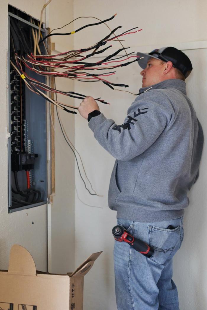 Watt's Right Electric Image