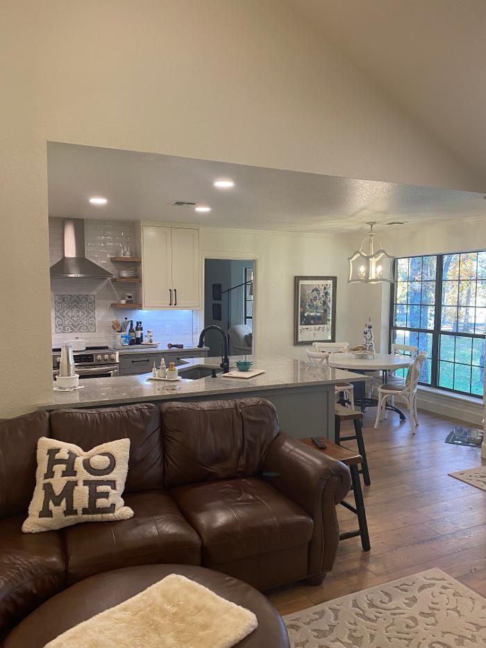 Watt's Right Electric Image