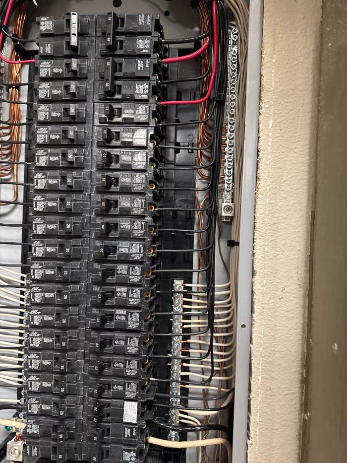 Watt's Right Electric Image