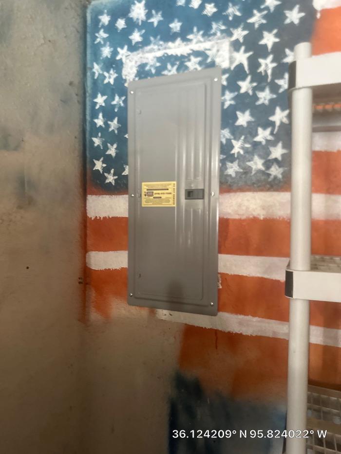 Watt's Right Electric Image