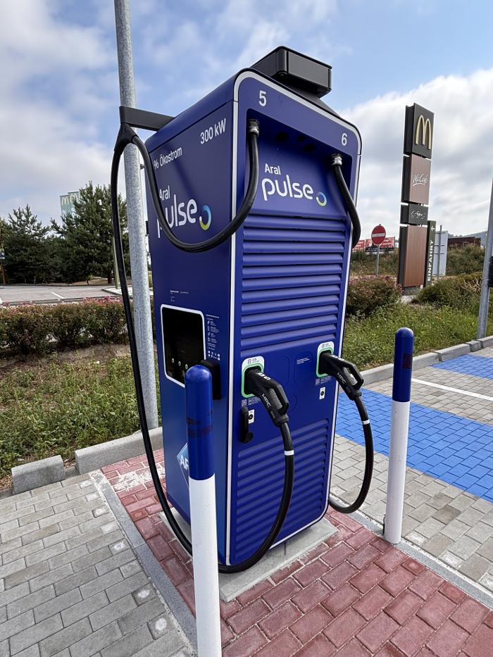 Aral pulse Ladestation, Gewerbepark B in Wörth an der Donau