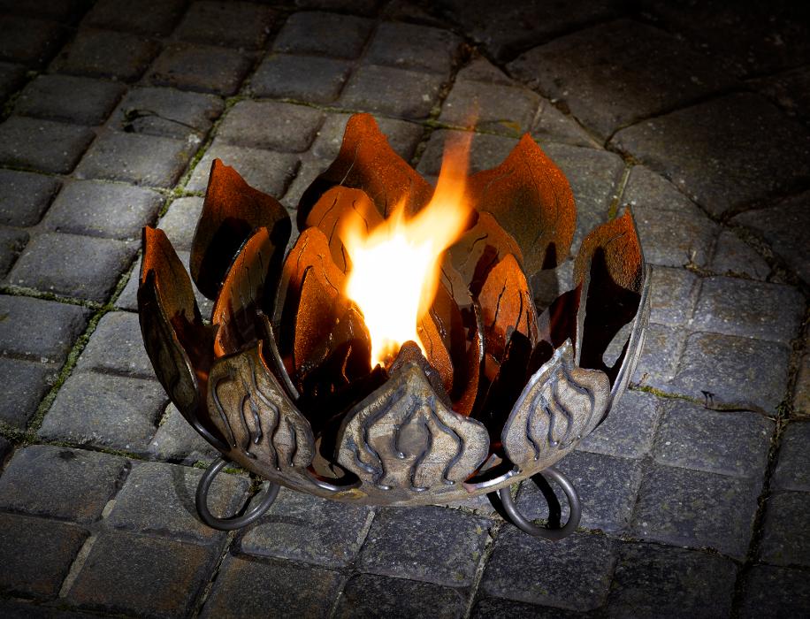 Stefan Eger Holzskulpturen | Feuertonnen | Kunst in Metall & Holz | Feuerlauf, Feldstraße in Chemnitz