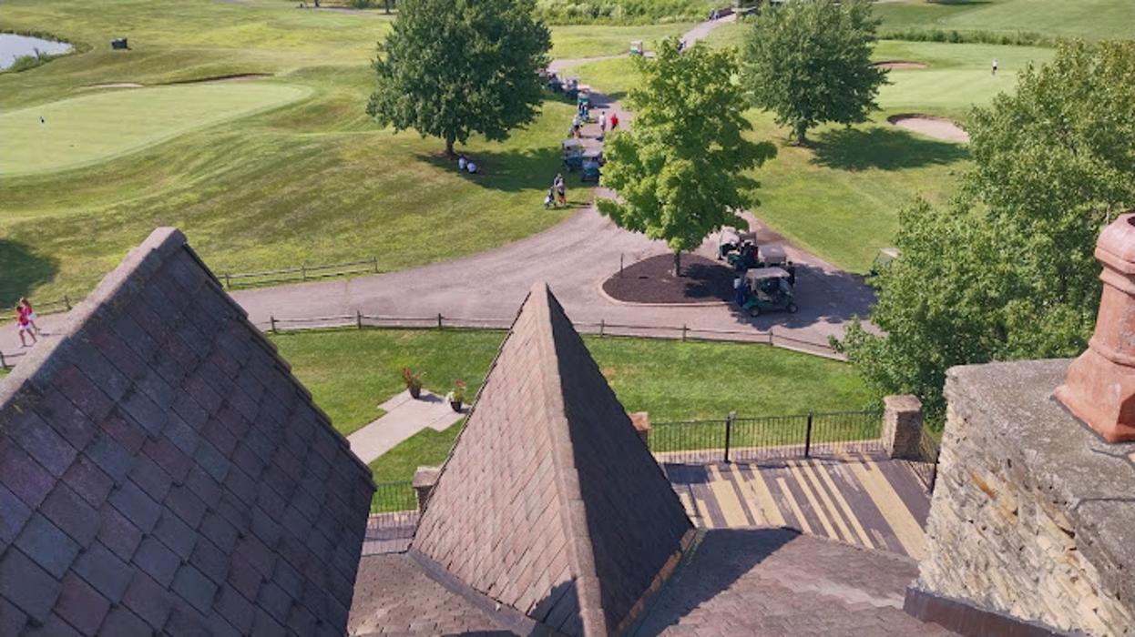 Classic Roofing LLC Logo