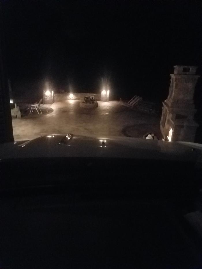 Distinctive Lawn & Landscape Image