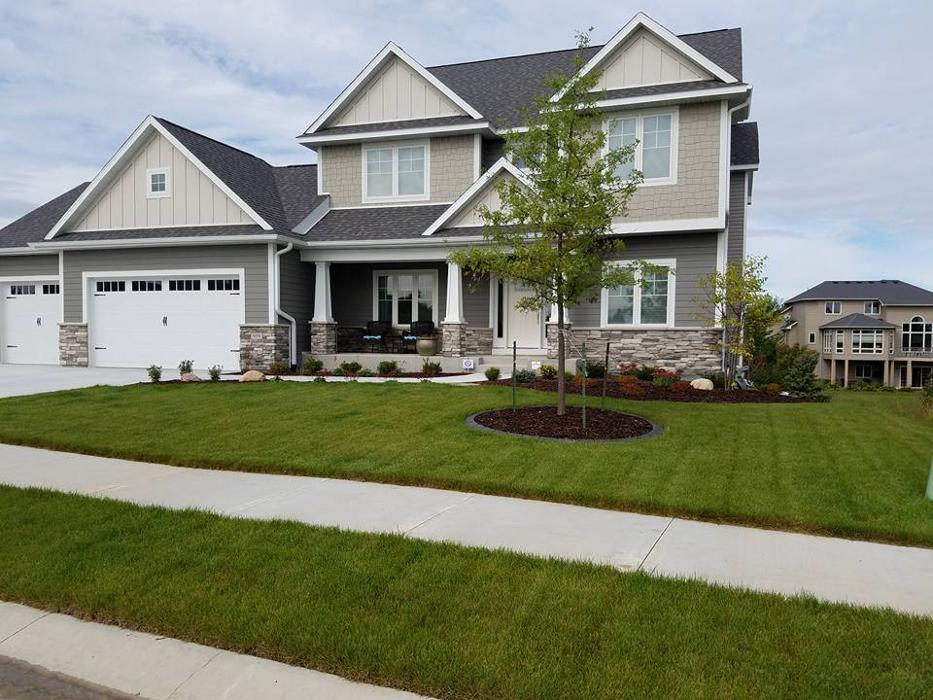 Distinctive Lawn & Landscape Image