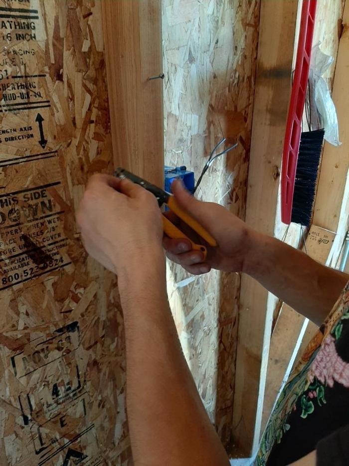 Midlakes Electric - Cromwell, IN