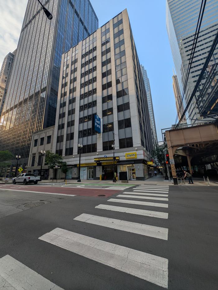 WMW iParkit Garage Image