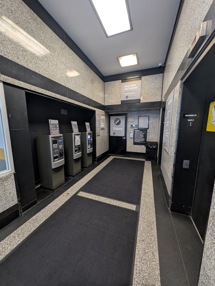 WMW iParkit Garage Image