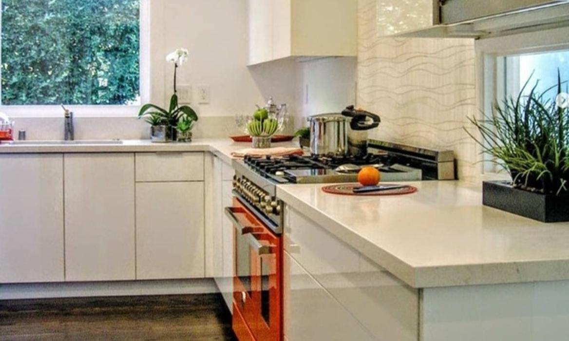Bay Area kitchen remodel by Shelley Patterson: modern cabinetry, bold detailing, and natural light shape a space where form meets function.
