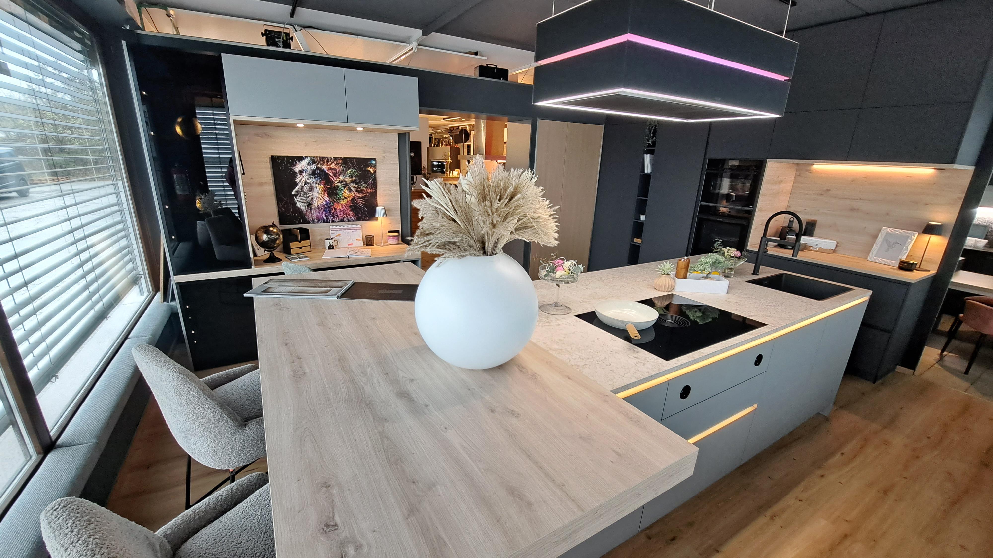 Schütz Küche und Wohnen, Industriestraße in Marz