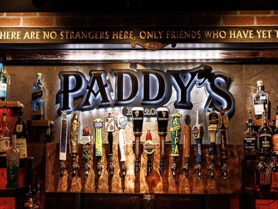 Paddy's Irish Public House Logo