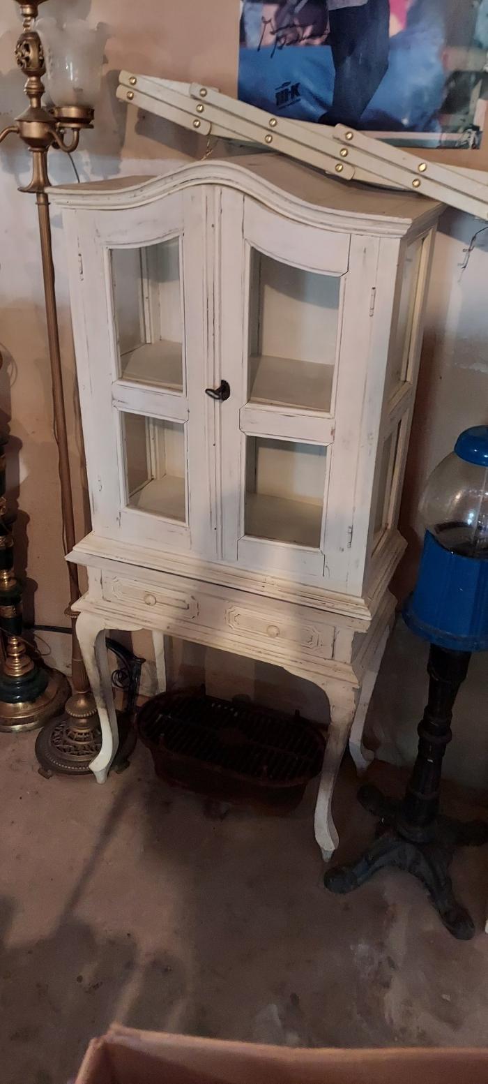 Ck estate sales Image