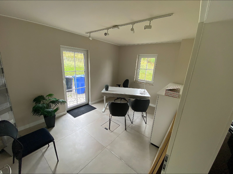 Heinz von Heiden-Musterhaus Estenfeld-Würzburg - Wir bauen Ihr Massivhaus., Otto-Hahn-Straße in Estenfeld