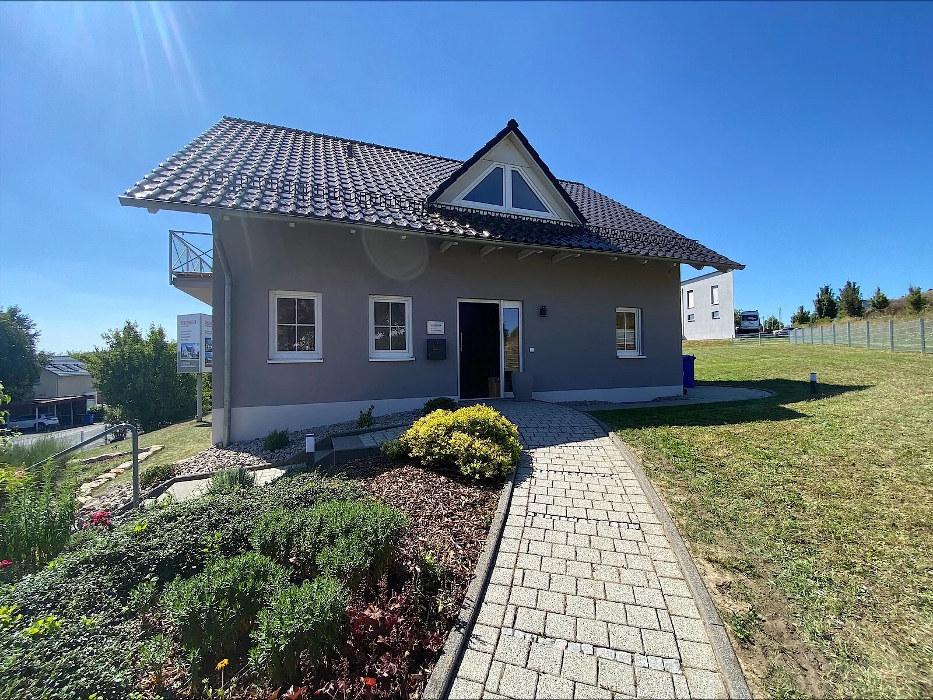 Heinz von Heiden-Musterhaus Estenfeld-Würzburg - Wir bauen Ihr Massivhaus., Otto-Hahn-Straße in Estenfeld