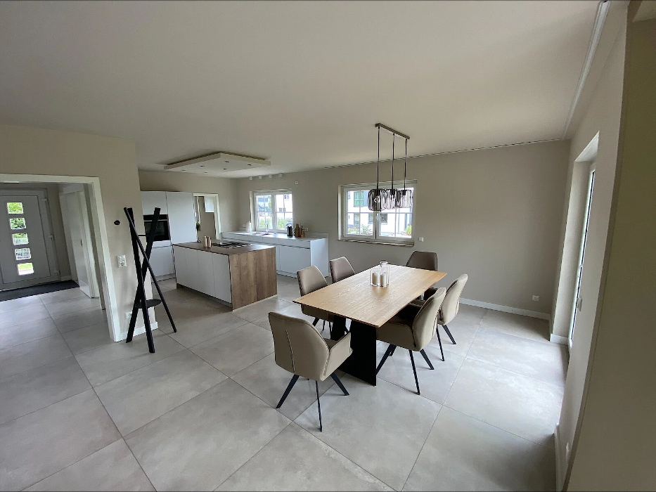 Heinz von Heiden-Musterhaus Estenfeld-Würzburg - Wir bauen Ihr Massivhaus., Otto-Hahn-Straße in Estenfeld