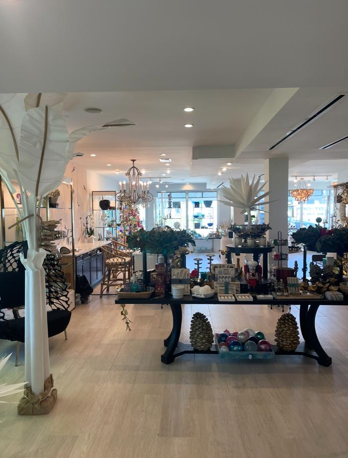 Black Tie Beach Naples Fla Logo