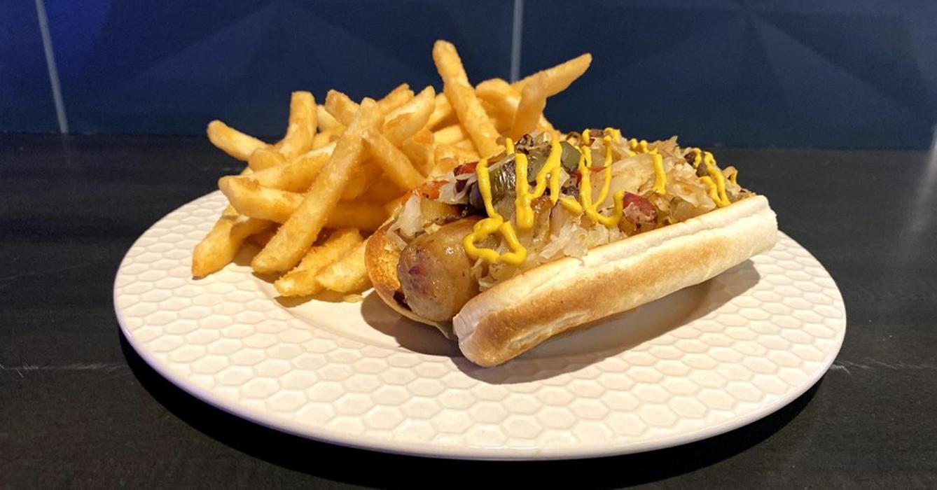 Smiley's Bar & Grille at Newport Racing & Gaming Image