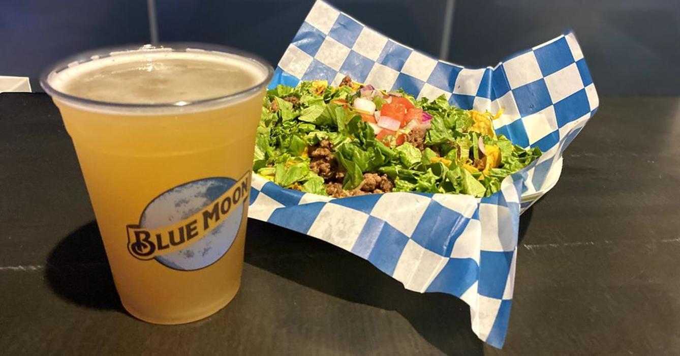 Smiley's Bar &amp; Grille at Newport Racing &amp; Gaming Logo