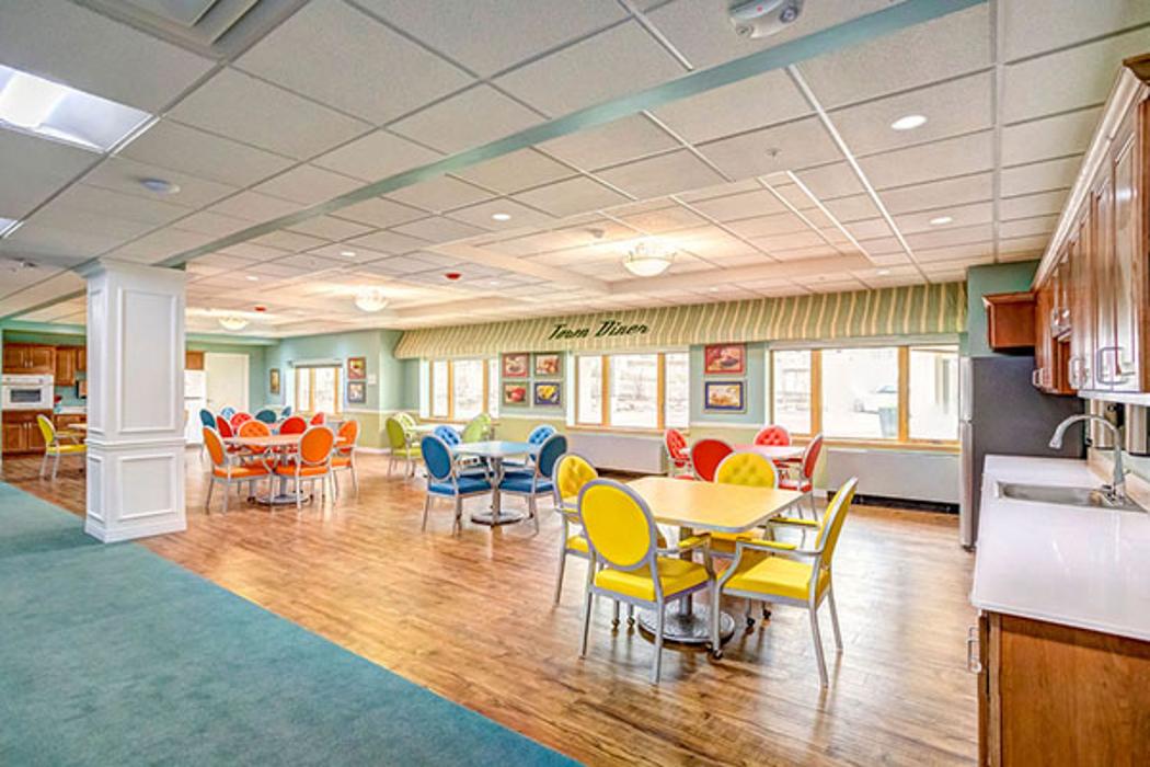 Renaissance Senior Living of Hilldale Logo