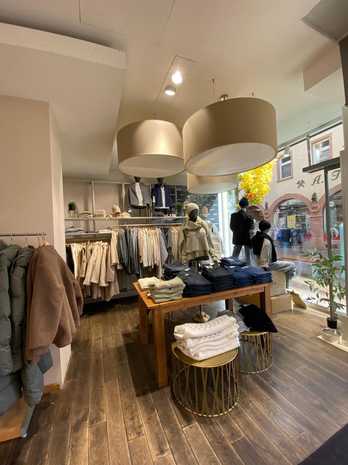 nara Mode in Weinheim, Hauptstraße in Weinheim